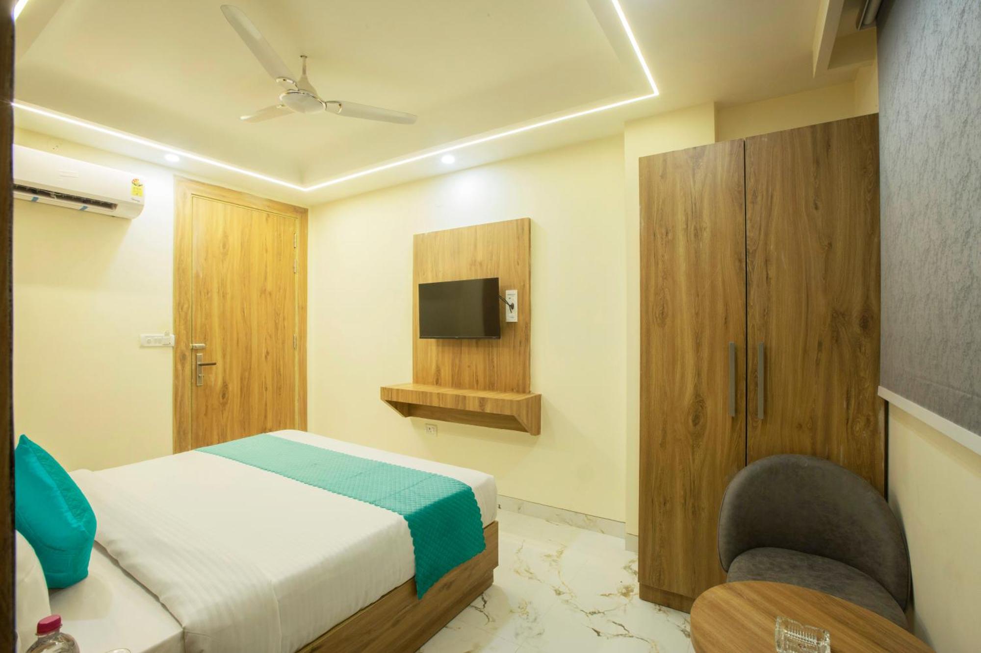 Hotel Luxe Manor Near Delhi Airport Nova Deli Exterior foto